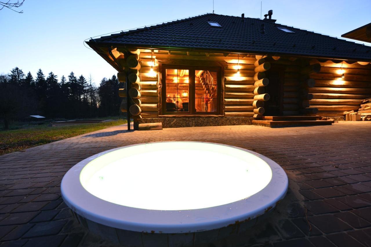 Folvark Gvozd Hotel Kamieniuki Zewnętrze zdjęcie